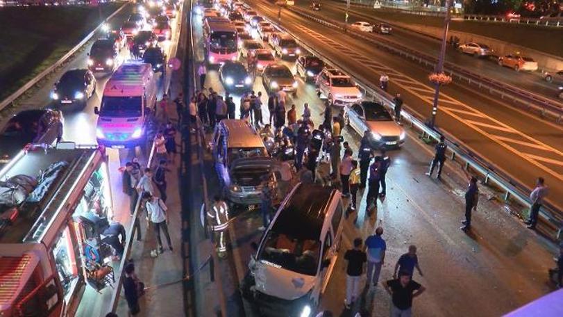 Şirinevler'de 5 araç birbirine girdi: 1 ölü, 3 yaralı
