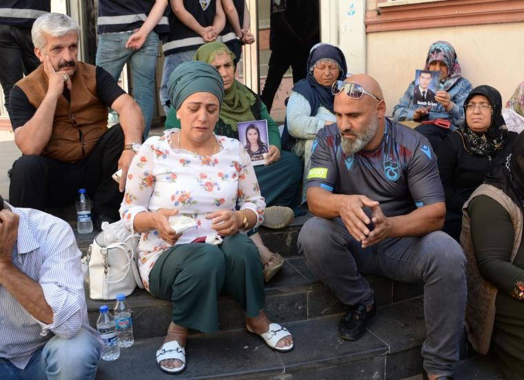 Diyarbakır annelerinin oturma eylemine katılım sürüyor