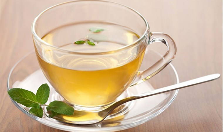 Yeşil çay içmek ömrü uzatıyor