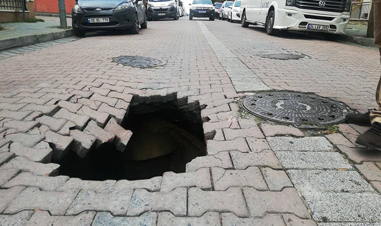 Avcılar’da yol çöktü (23.01.2020)
