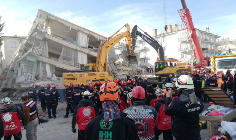 HDP'nin yardım kamyonlarının kente girişine izin verilmedi
