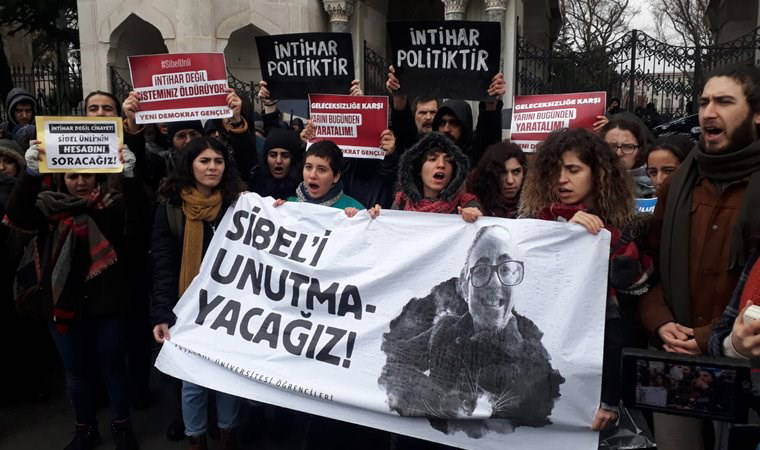 İÜ öğrencileri arkadaşlarını andı: "Sibel'i unutmayacağız"