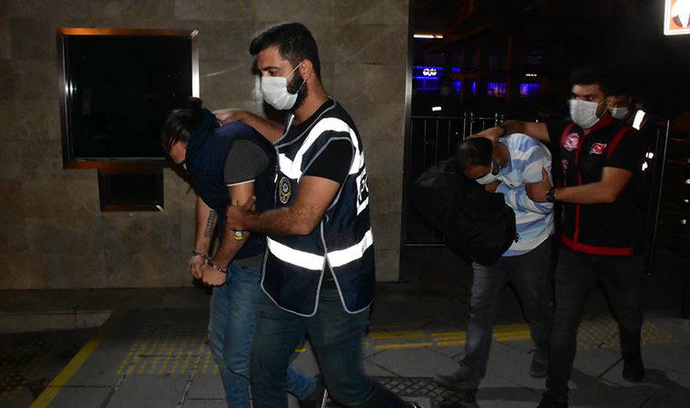 İzmir'de bir haftada 16 ton etil alkol ele geçirilirken, 10 kişi tutuklandı