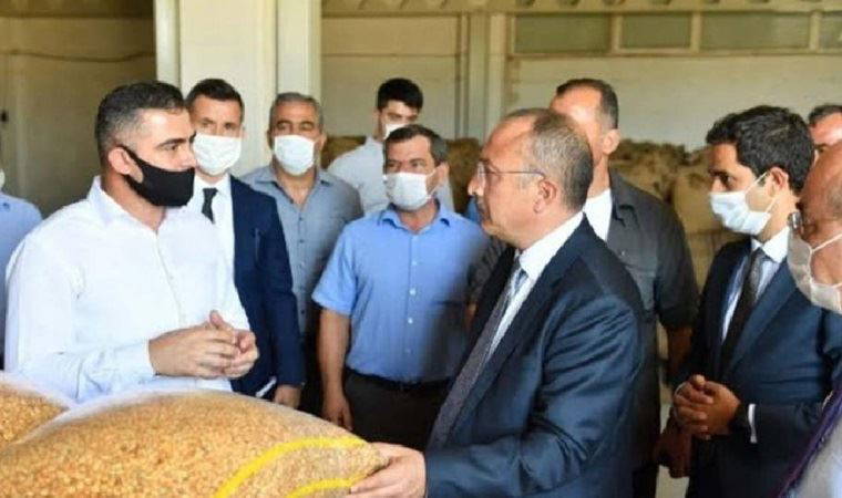 O Vali'nin kendisi de maske kullanmıyordu!