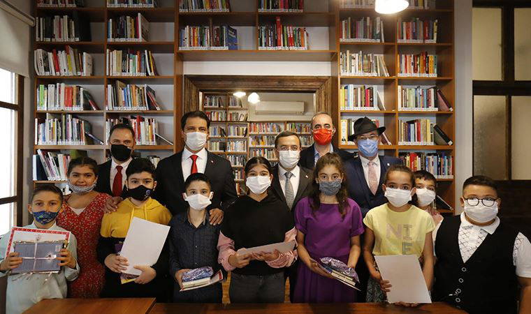 İzmir’in ilk 7 - 24 açık kütüphanesi açıldı