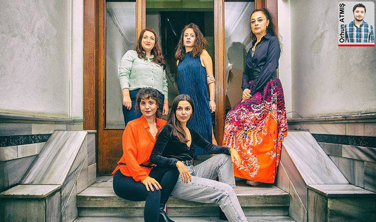 ‘Cam duvarlar bir bir kırılıyor’