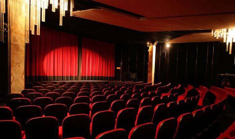 İzmir Büyükşehir Belediyesi’in özel tiyatrolara desteği sürüyor