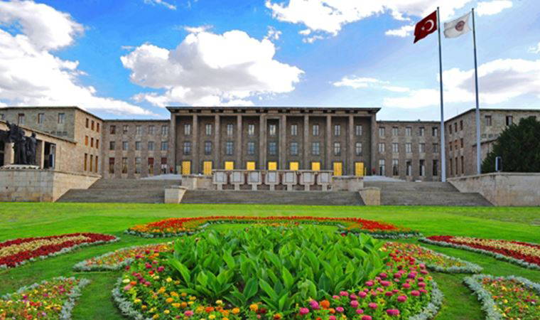 Meclisten ihraç edilenler TBMM yerleşkesine giremeyecek