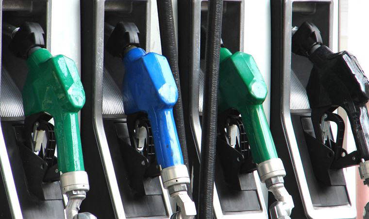 Benzine 19 kuruş zam yapıldı