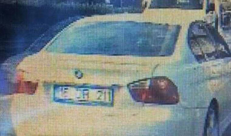 Trafikte tehlike dolu anlar! Makas atan otomobil kamerada