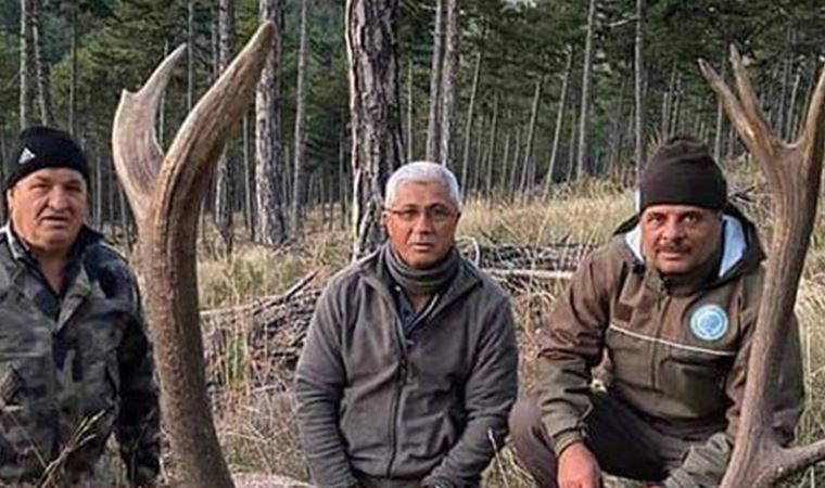 MHP’li eski belediye başkanı nesli tükenmekte olan geyiği vurdu!