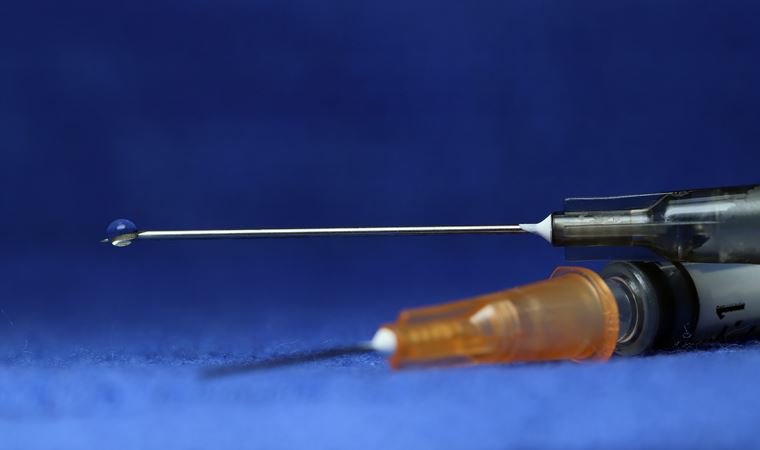 Doğum kontrol iğnesi yerine grip aşısı yapılan kadına 10 milyon dolar ödenecek