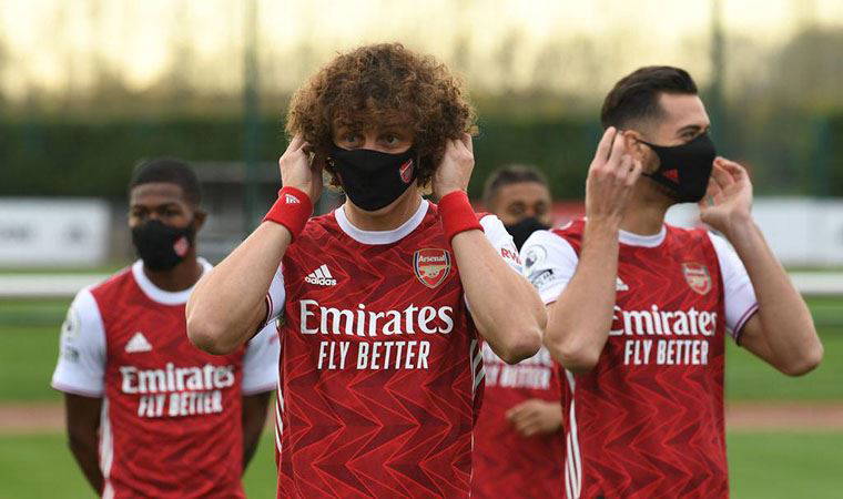 Arsenal antrenmanında yumruklu kavga