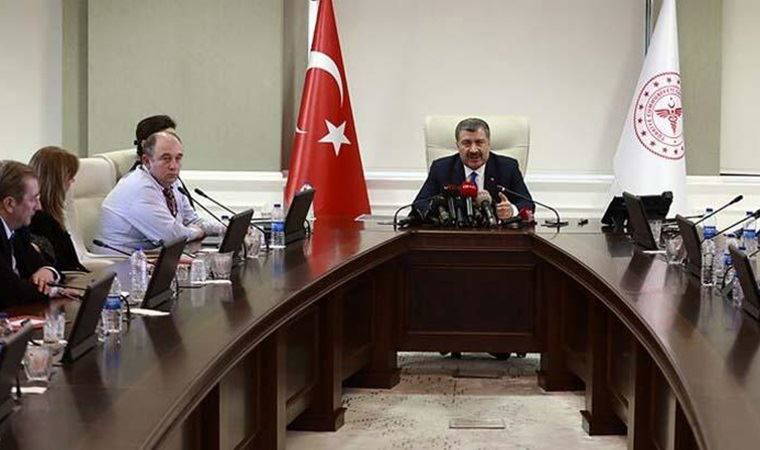 Sağlıkta acil kamulaştırma ve ülke çapında tam karantina çağrısı