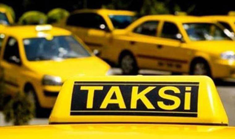 Taksisinde unutulan 300 bin Avro'yu sahibine teslim etti