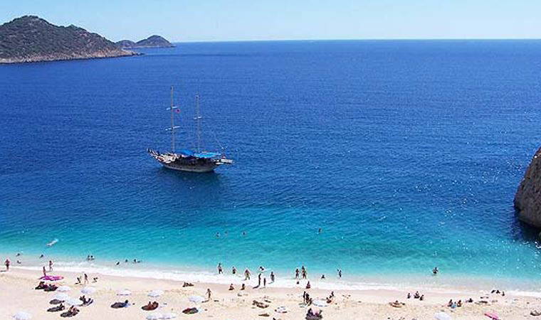 Türkiye deprem derdinde, AKP kıyıları ele geçirme derdinde!