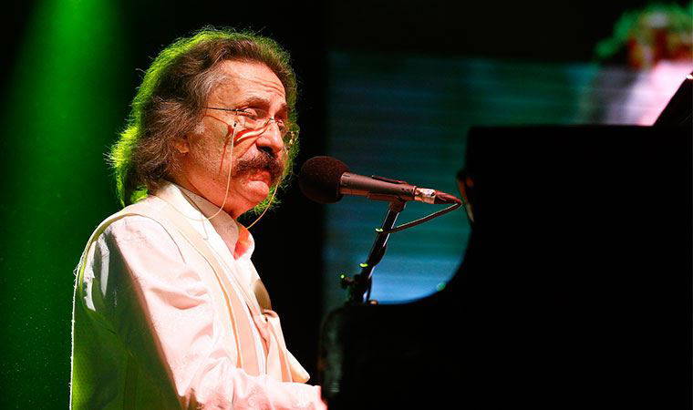 Timur Selçuk'u kaybettik