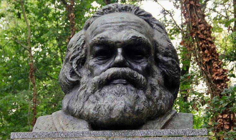 Karl Marx’ın mezarı turistik alana dönüştürülüyor