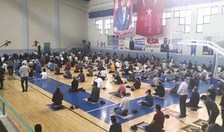 İl Hıfzıssıha Kurulu kararı: Cuma namazları spor salonlarında kılınacak