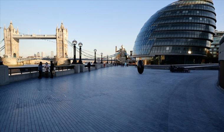 Hollanda, İngiltere'ye uçuşları 1 Ocak'a kadar durdu