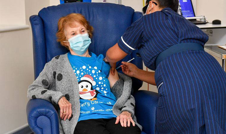 İngiltere'de ilk Covid-19 aşısı yapıldı!