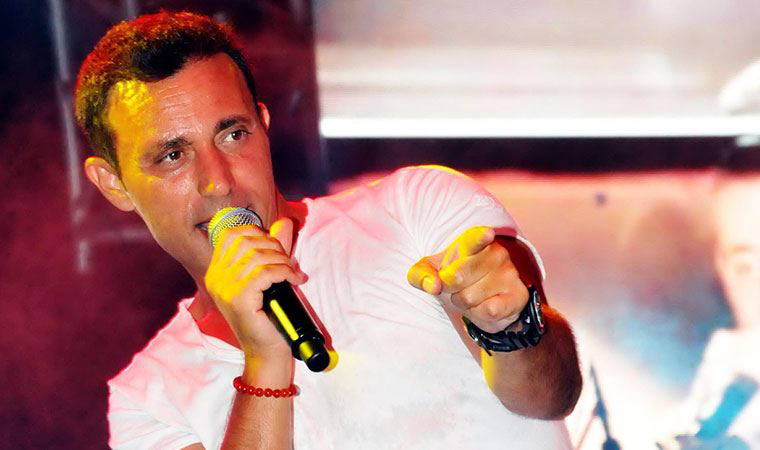 Mustafa Sandal'dan dikkat çeken Covid-19 yorumu