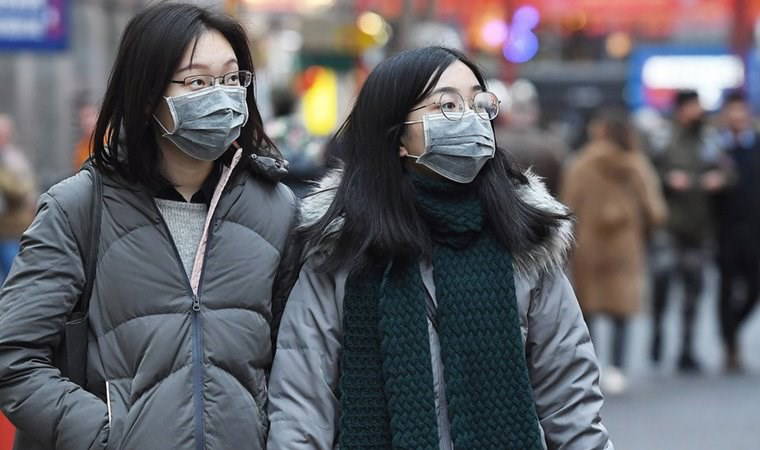 Koronavirüs - Çin medyası: Doktorlar ve hemşireler virüs yüzünden Vuhan’a saçlarını kazıtarak gidiyor