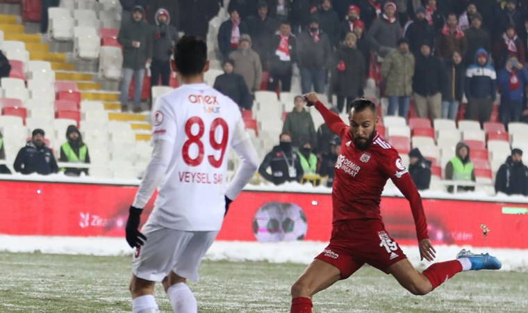 Sivasspor - Antalyaspor maçında A Spor dışarı sloganları