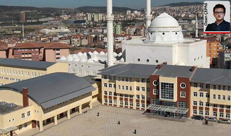 Kartal İmam Hatip’teki konferans dilleri arasında Türkçe yok