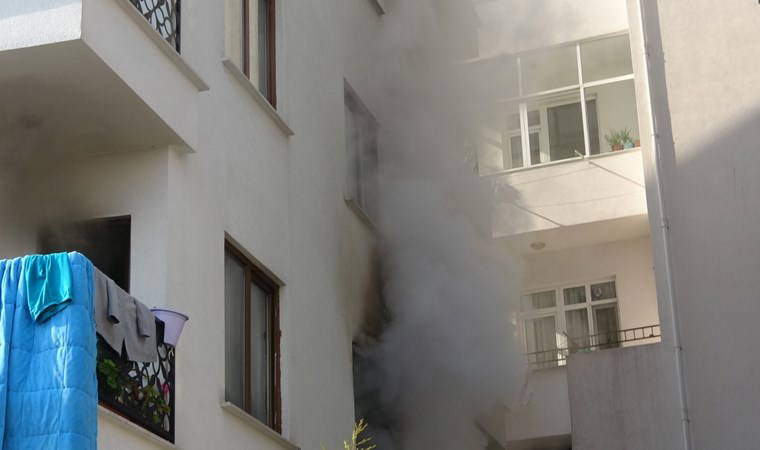 Sancaktepe’de evin alevlere teslim olduğu anlar kamerada