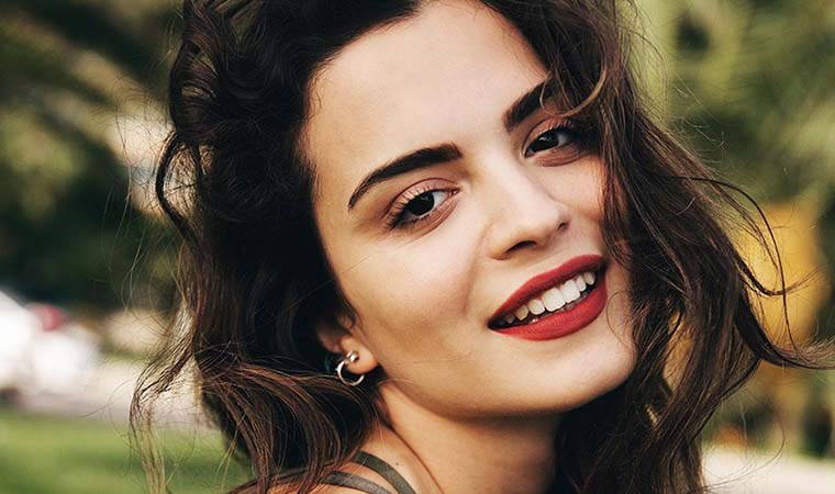 Siber zorbalığa maruz kalan oyuncu Aslı Bekiroğlu'ndan açıklama