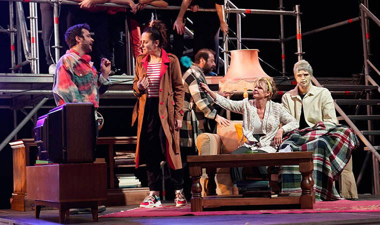 ‘Ben Varım’la bir sistem eleştirisi