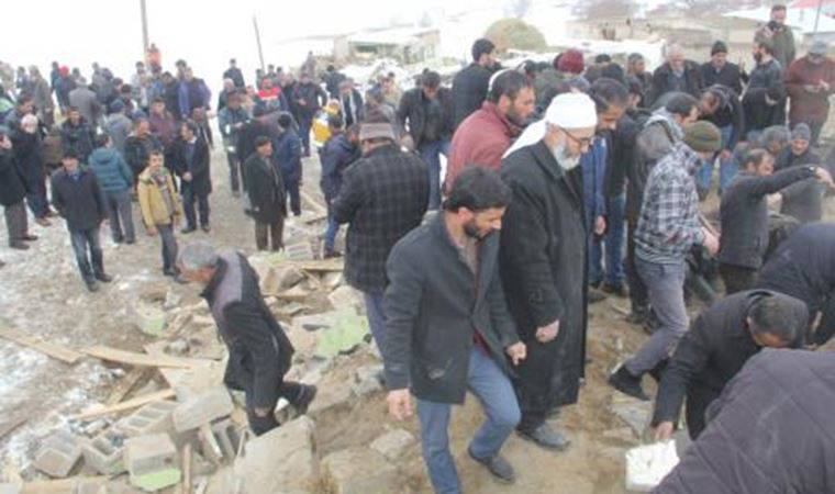 İran depreminin vurduğu Van Başkale'den ilk fotoğraflar