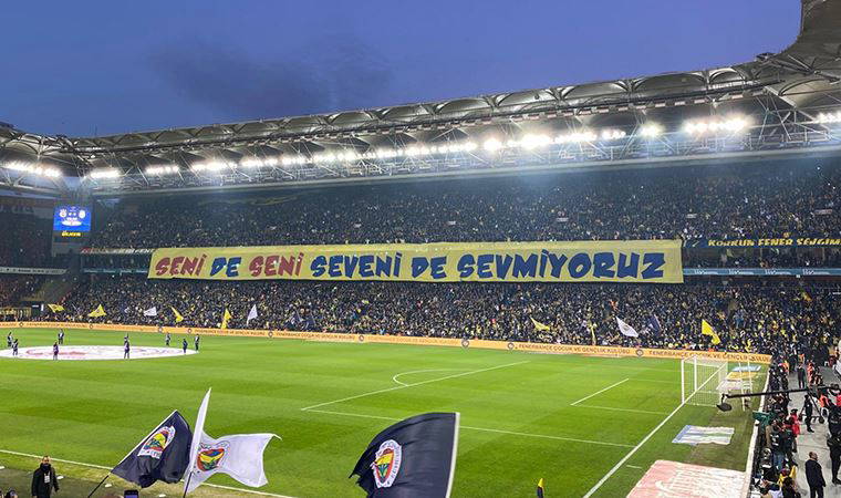 Kadıköy'de çok konuşulan pankart!