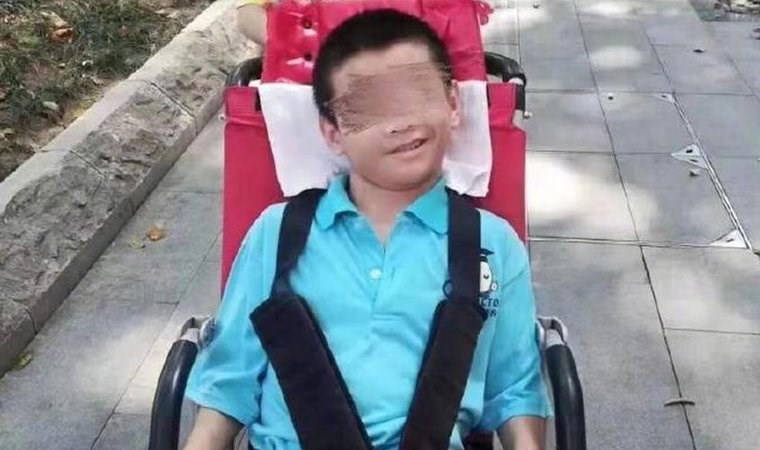 Çin'de, babası koronavirüs karantinasına alınan engelli çocuk hayatını kaybetti