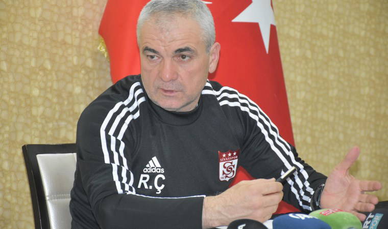Rıza Çalımbay: Maç saatleri bizi zor durumda bırakıyor