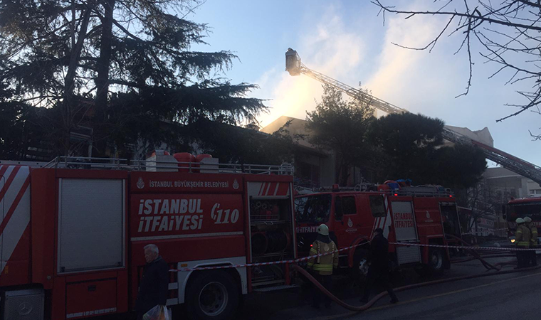 Kadıköy'de korkutan yangın (09.02.2020)