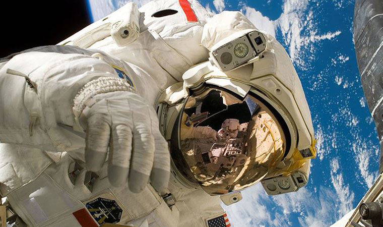 Evinizden uzayı keşfe çıkın