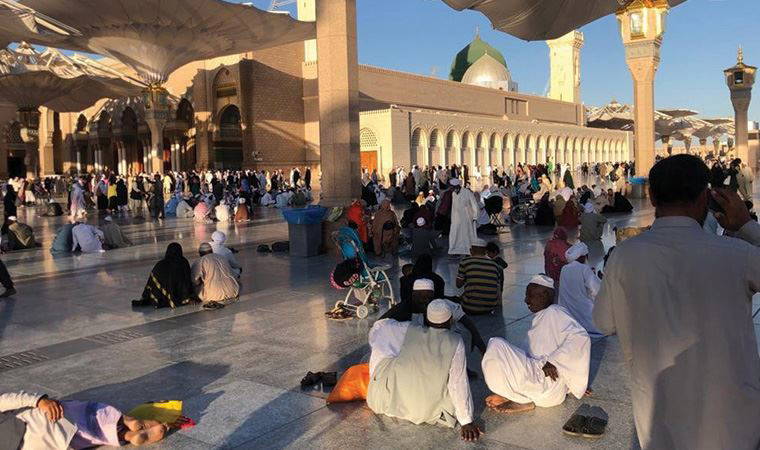 Doktor Hakan Hekimoğlu'ndan 'Umreden dönen yurttaşlara ateş düşürücü verildi' iddiası!