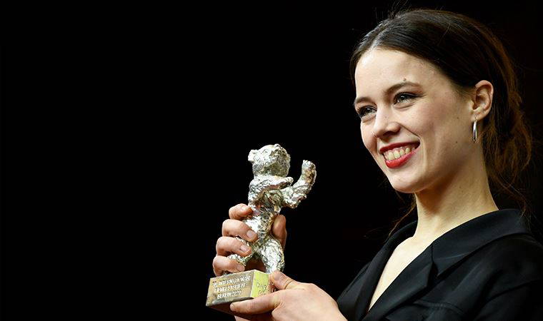 70. Berlin Film Festivali’nde Gümüş Ayı kazanan genç oyuncu Paula Beer: Öncelikle kendimle yarışıyorum!