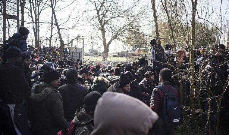 Bakan Soylu'dan açıklama: Yunanistan'a geçen göçmen sayısı 135 bin 844
