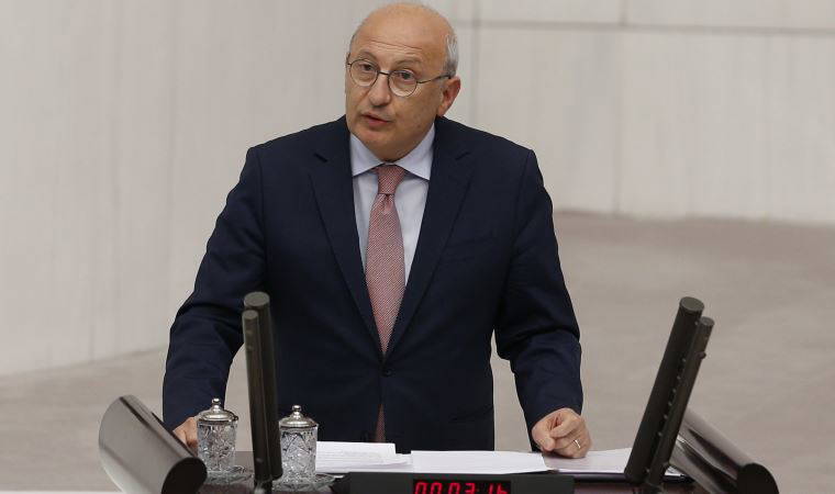 CHP'li Utku Çakırözer infaz düzenlemesine isyan etti: “Düşünceyi özgürleştirmeden vicdanlar kabul etmez!”