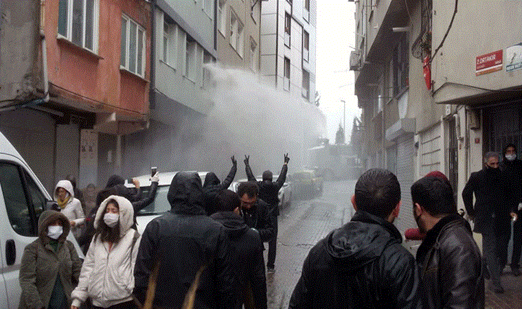Grup Yorum üyesi Helin Bölek'in cenazesinde polis müdahalesi