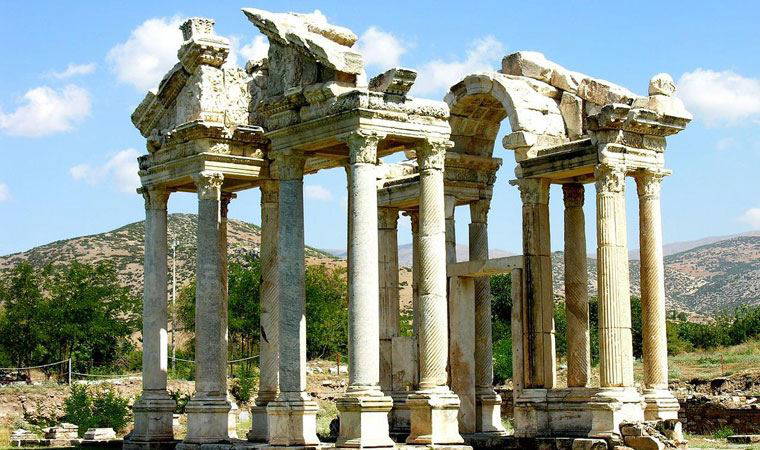 Afrodisias antik kenti sanal âlemde