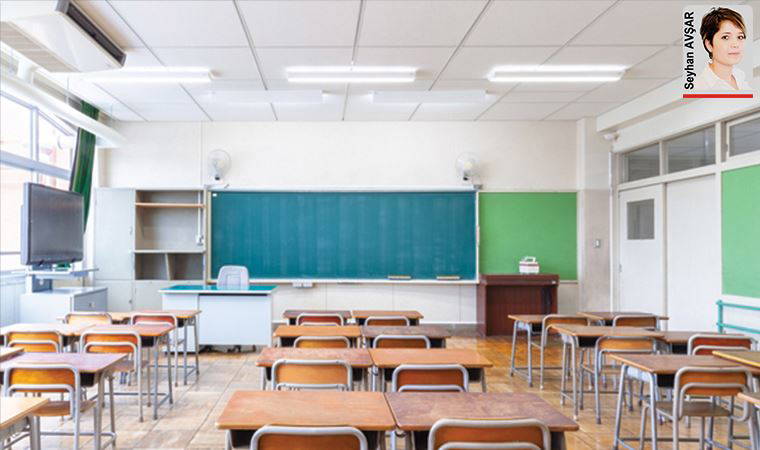 Anayasaya aykırı olmasına rağmen okullarda namaz kılınacak