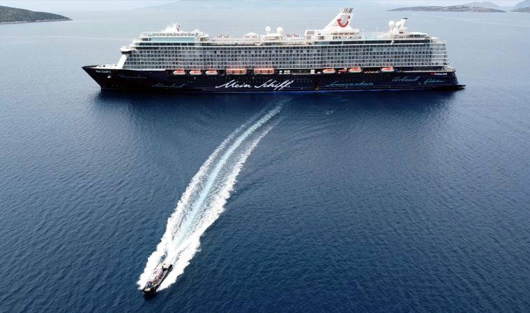 Dev kruvaziyerdeki 27 Türk personel Bodrum'da tahliye edildi