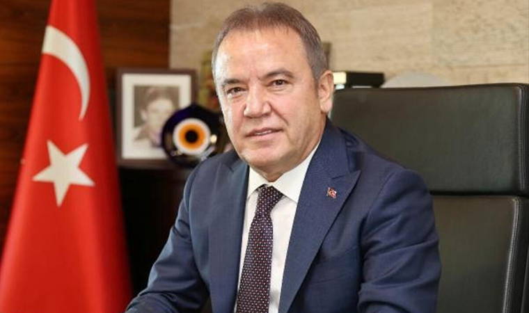 Muhittin Böcek görevden uzaklaştırıldı!
