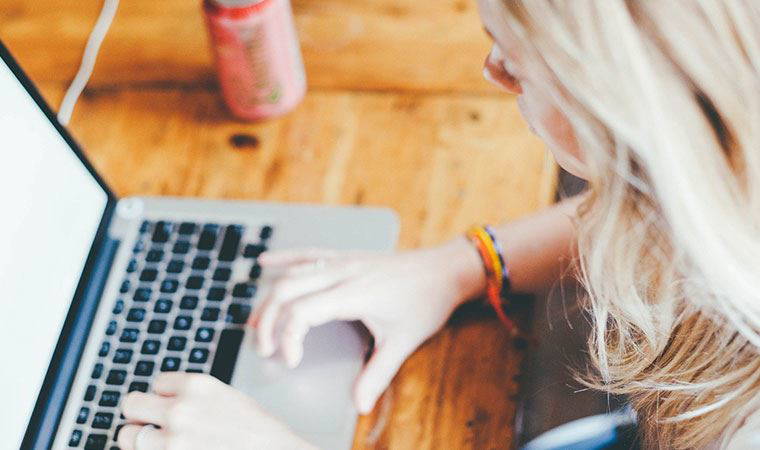 Göz hastalıkları uzmanı uyardı: 20 dakika kuralı önemli!