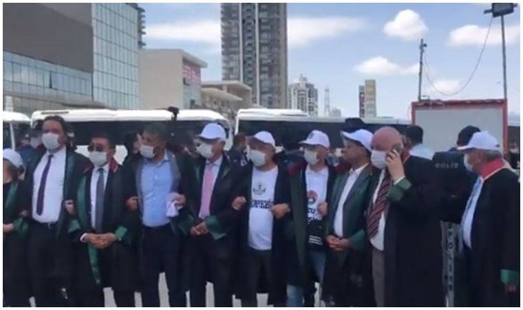 Baro başkanları sırt sırta verdi, Feyzioğlu’nun yüzüne bakmadı
