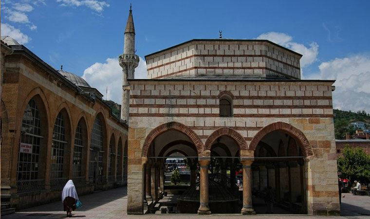 Kastamonu’da 500 yıllık cami restorasyonuna  tepki